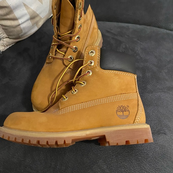 Boy Timberland Boot “New” - Picture 1 of 5